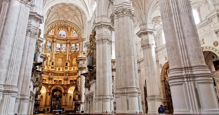 La visita en español a la Catedral y la Capilla