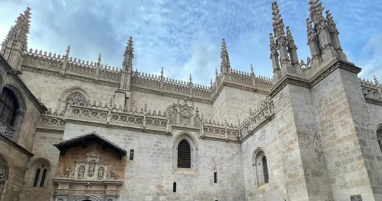 Granada: tour privado con entrada a la Capilla Real y la Catedral