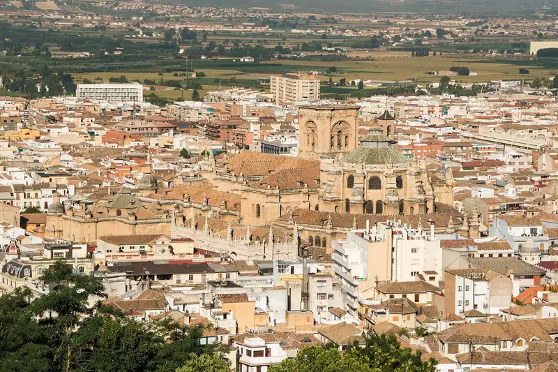 La Catedral y la Capilla Real vistas desde la Alhambra